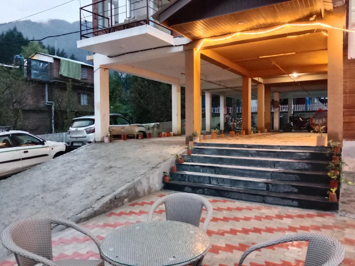 Apple Flower With Balcony And Mountain View Manali  Exterior photo